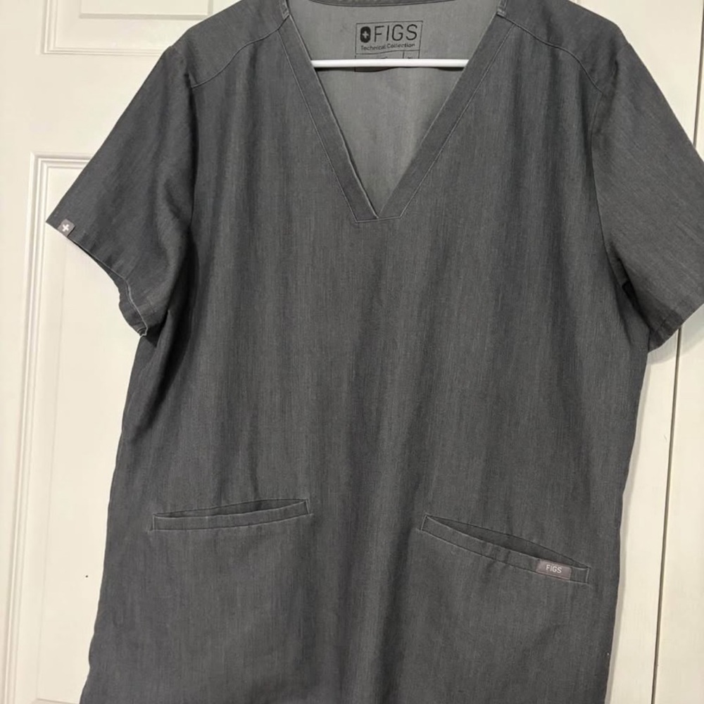 Women’s FIGS Scrub Top